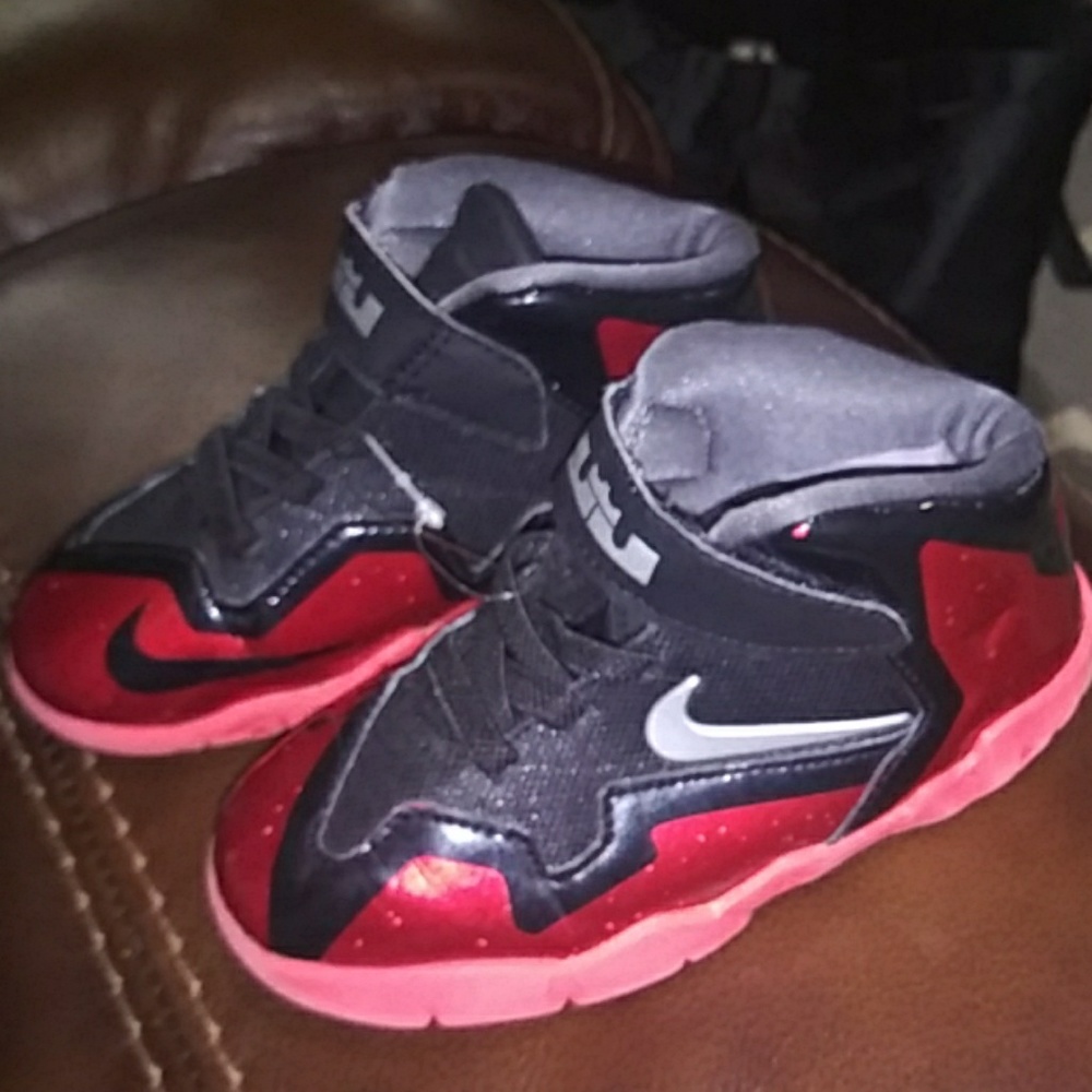 Red nike boy shoes